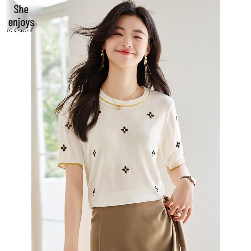 Women's Clover Embroidered Round Neck Knit T-Shirt