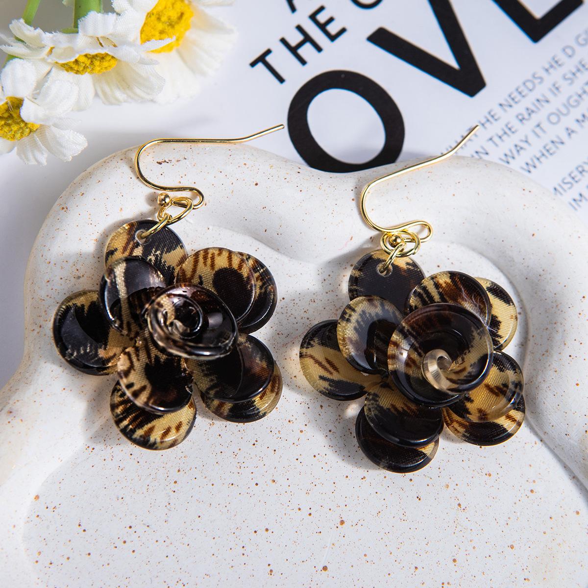

Leopard Print Polka Dot Three-Dimensional Flower Ear Hook Female, Light Luxury High-End Wind Sweet Small Fresh Temperament Earrings