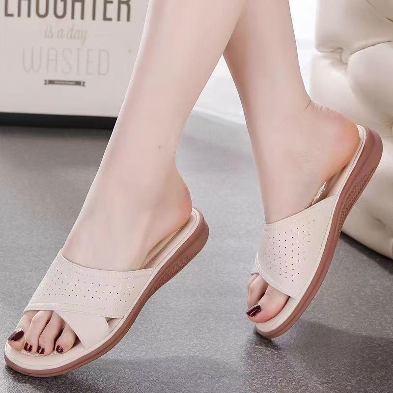 Casual soft-soled mother slippers 2025 summer new wedge slippers non-slip outer wear fashionable versatile cool slippers women