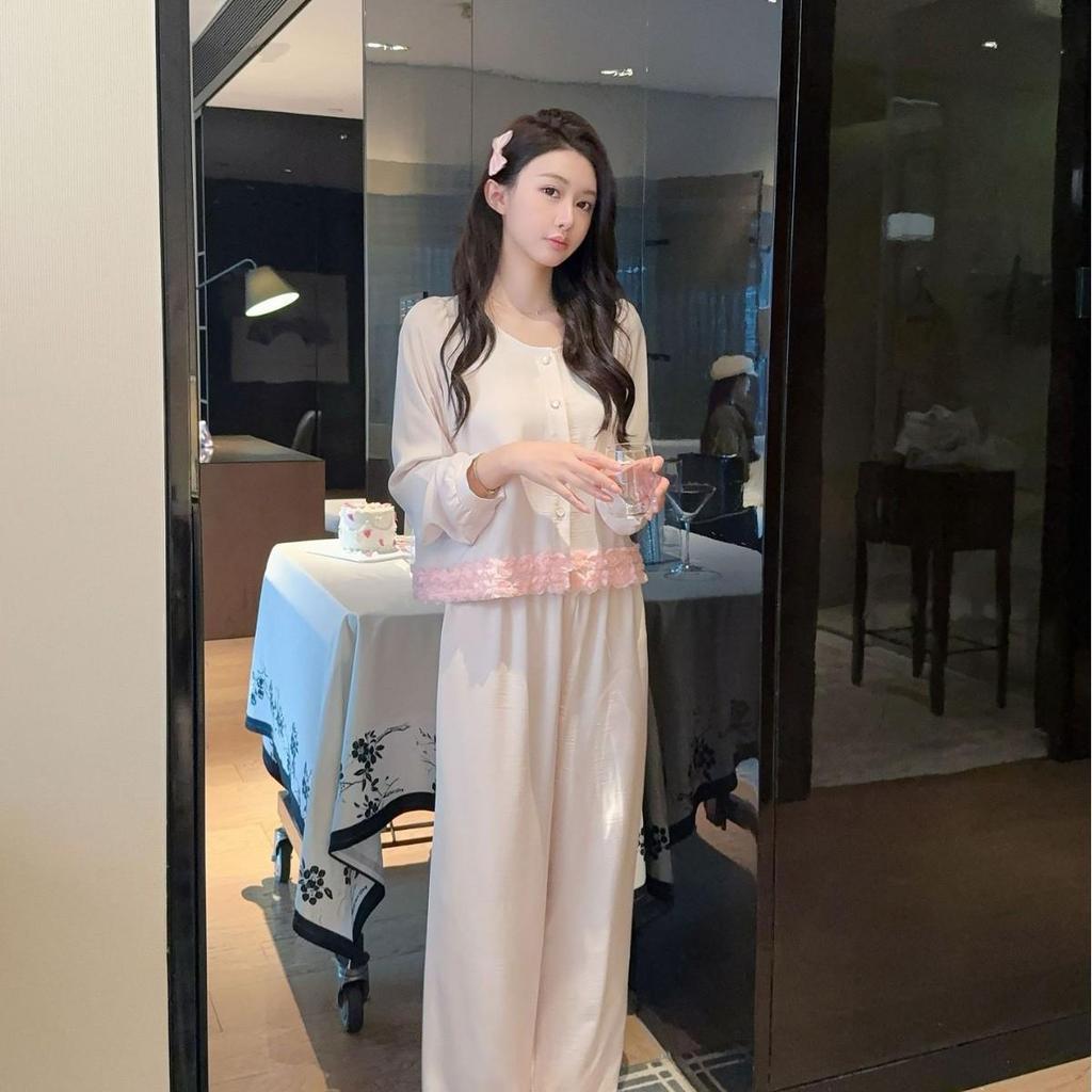 Women's Pink Floral Ice Silk Pajama Set for Fall/Winter - Sweet, Cute, and Suitable for Outdoors.