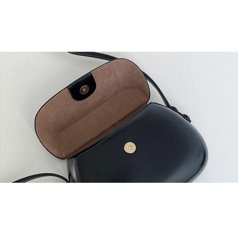 IELGY Shoulder Bag Messenger Bag Flap Metal Buckle Korean Version Black Shell Bag Simple PU Fashion Trend