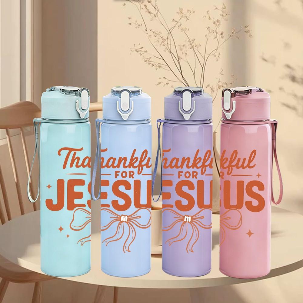 1PC Thankful Jesus Letter Art 750ml Color Plastic Sports Water Bottle Leakproof Flip Straw Lid Suitable for Sports Office Home Use