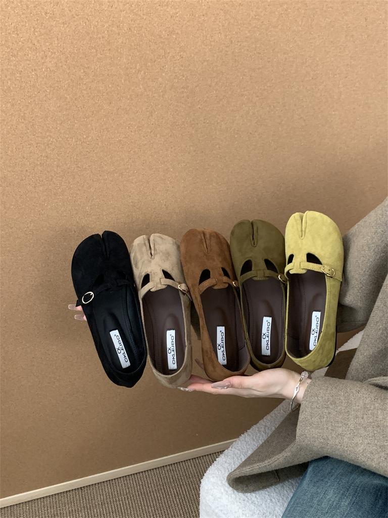 Retro Mori niche split-toed round head single shoes women's suede flat bottom one pedal French temperament pig's trotters grandma shoes autumn