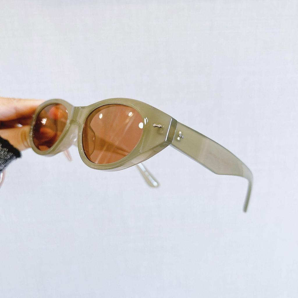 European Retro Cat Eye UV Protection Sunglasses - Trendy 2025 Fashionable Plain Face Design