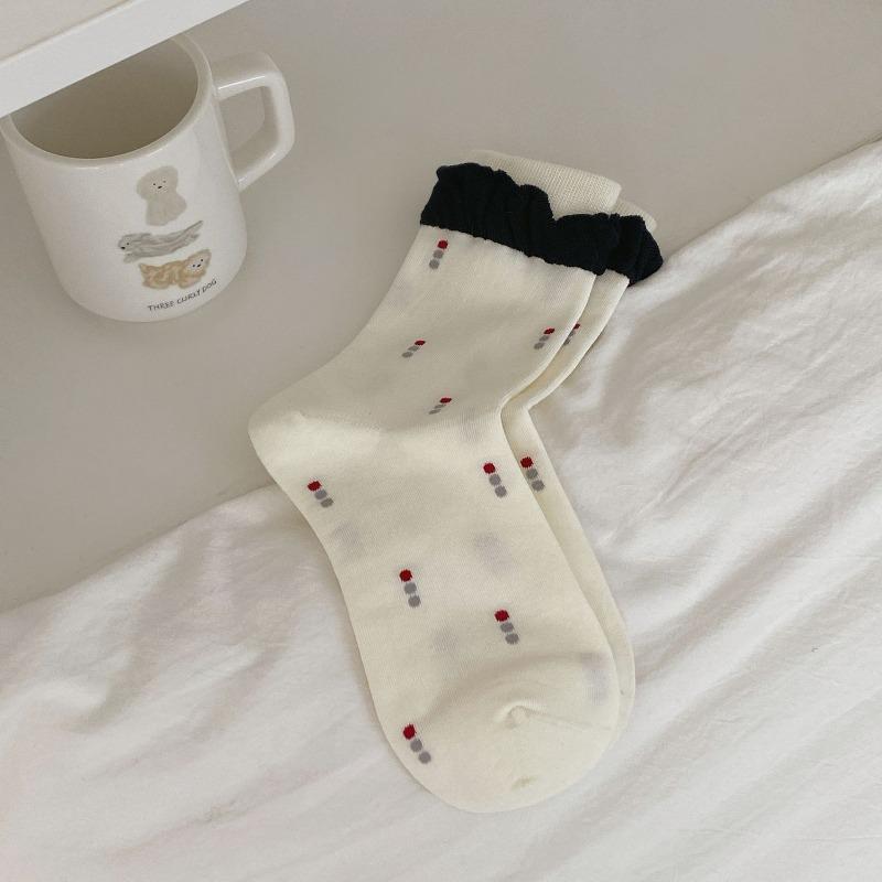 Autumn and Winter Heart-shaped Bow Socks for Women, Pure Cotton, Personalized and Retro Lace Boneless Mid-calf Socks