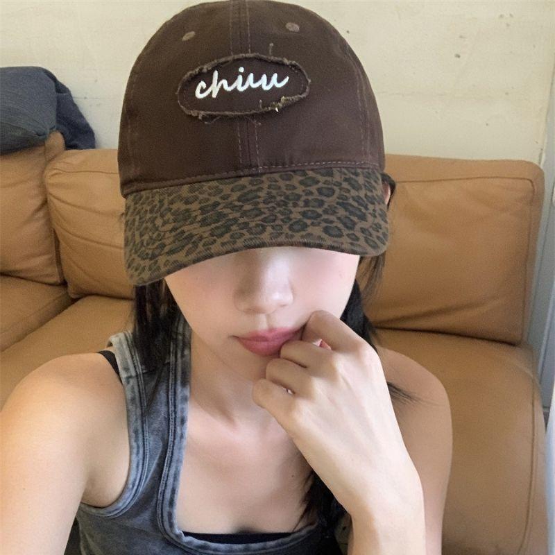 RICYGVM Retro Leopard Baseball Hat For Women Long Brim Peaked Cap Fashion Hip Hop Duck Tongue Cap Korean Girl Sunscreen Visors