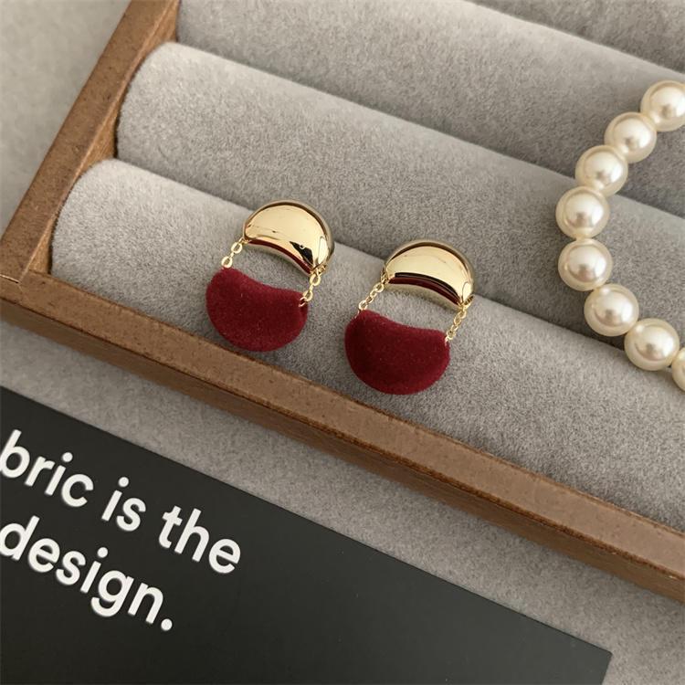 Elegant French Red Velvet Bean Earrings for Women - Luxurious, Light Design with Spliced Chain Studs