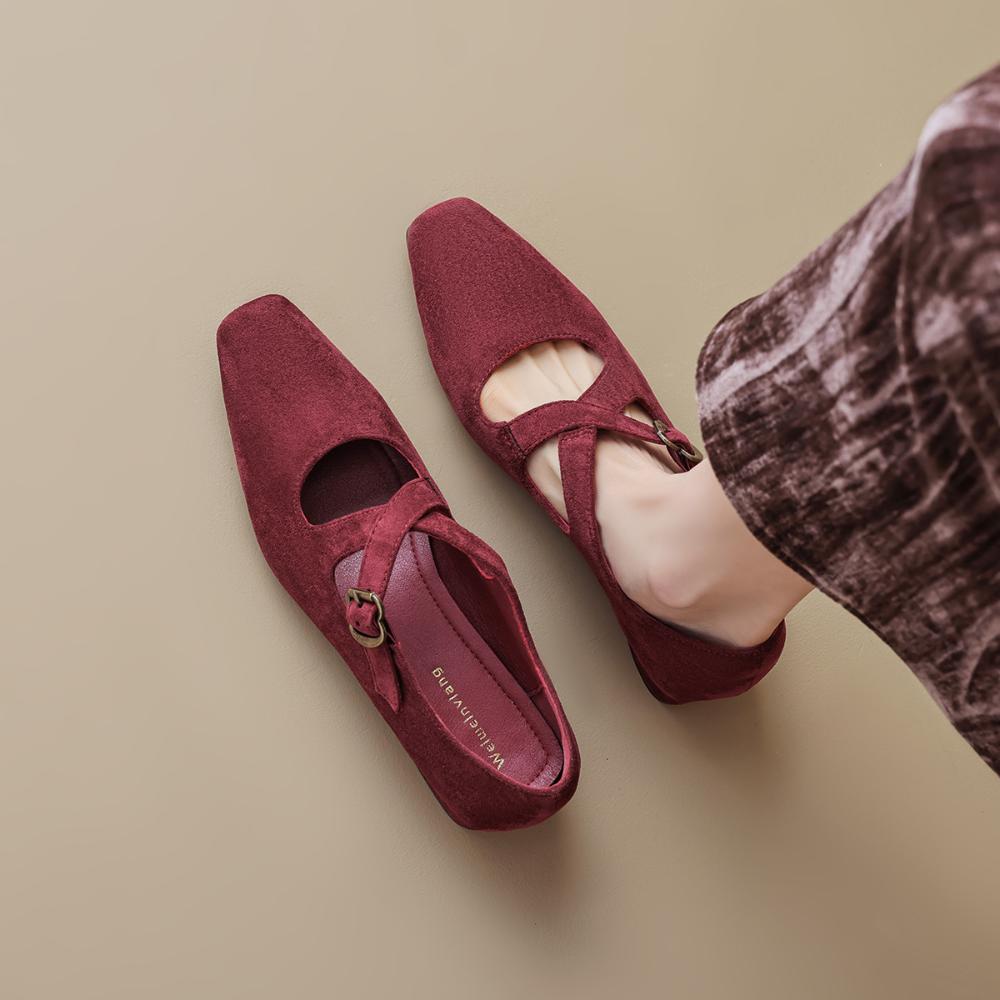 Fashion Sharp Pointed Pumps Women's Thick Heel Velvet Material Cross Buckle Strap Flats Retro Shallow Mouth Mary Jane Shoes Women