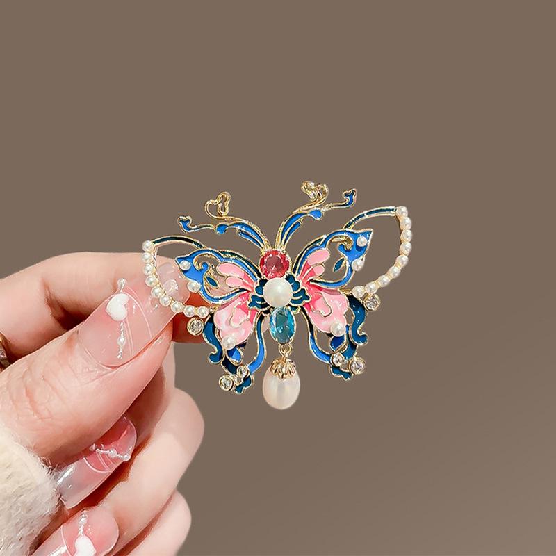 Ruyi Pipa Brooch: Elegant Classic Pearl Pin for Women’s Cheongsam