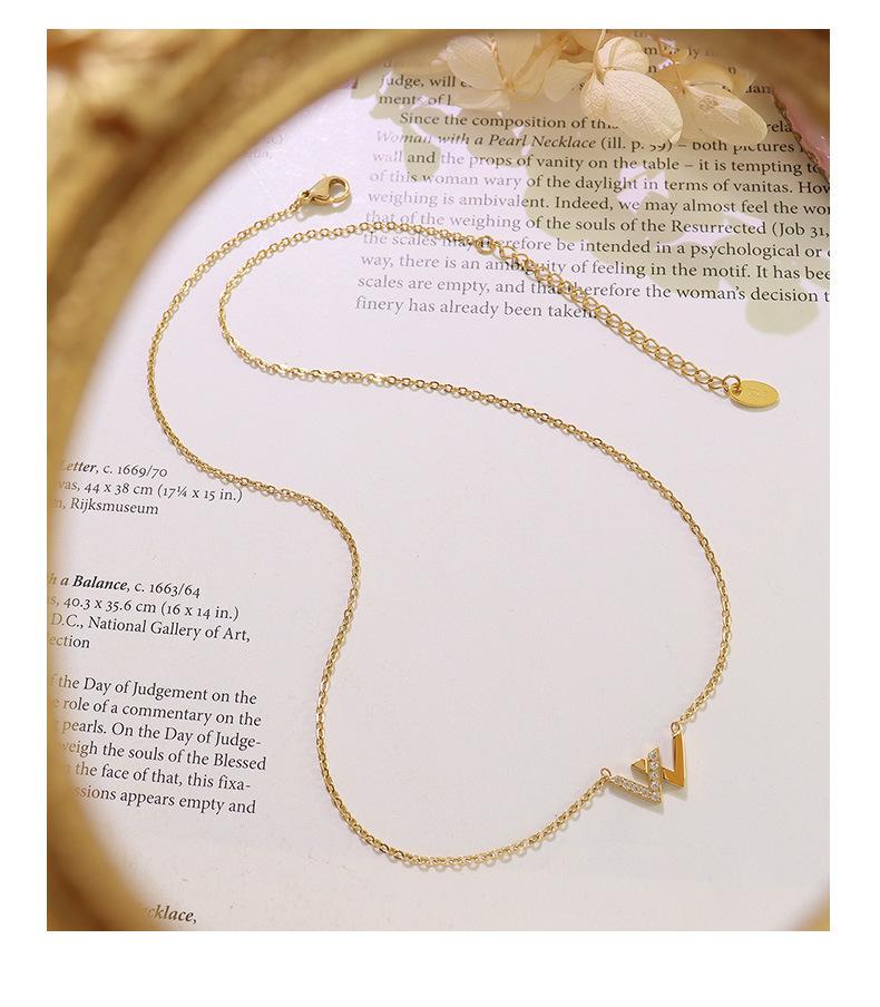 Korean Trendy Rhinestone 'W' Pendant Necklace in 18K Gold-Plated Titanium Steel