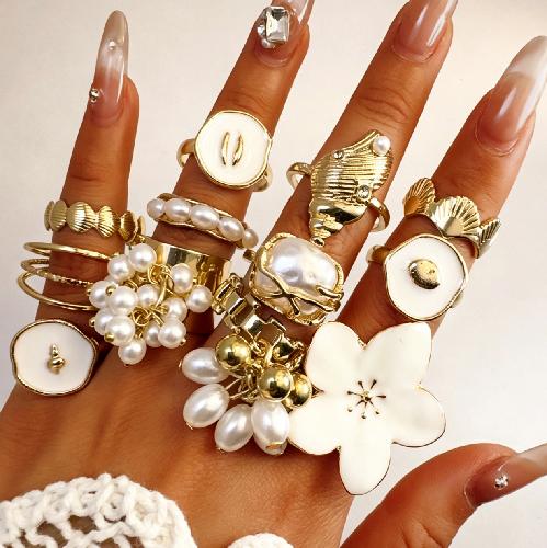 Design Geometric Baroque Pearl Ring Alloy Flower Dripping Branch Ring Set