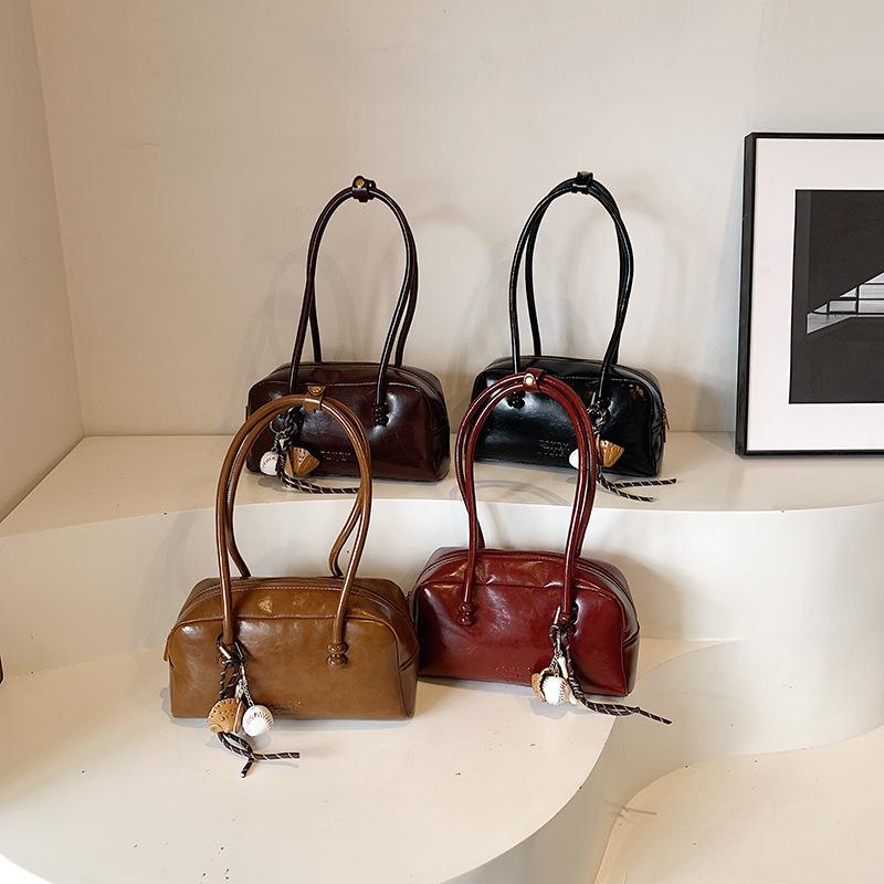 Autumn and winter large-capacity bag women's 2025 new Korean retro commuter underarm Boston pillow bag shoulder bag