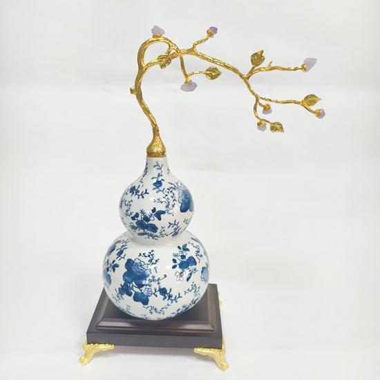 Cloisonné Gourd Ornament: Chinese Ceramic Handicraft for Living Room or Wine Cabinet Decor