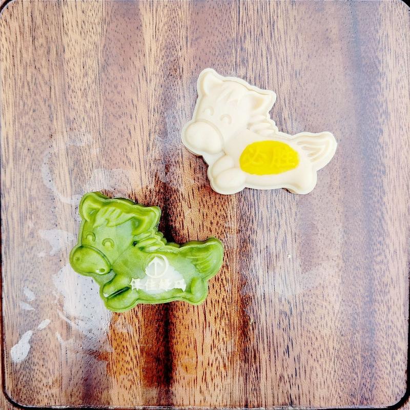 50g Cute Horse Shaped Pastry Moulds Mooncake Mold Mooncake Stamps Hand Pressure Tool Plastic Material Baking Accessories