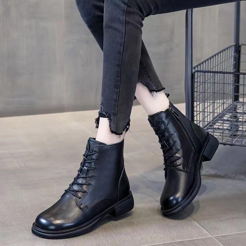 

Vintage British Martin Boots Women s 2025 New Cross Strap Side Zipper Flat Bottom Fashion Skinny Soft Boots 40