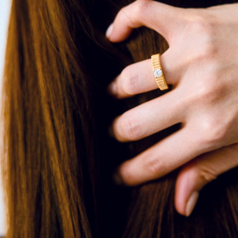 COLLECT SYNERGY vintage topaz band gold ring