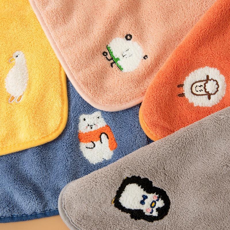 1Pc 25x25cm Coral Fleece Children's Soft Embroidered Face Towel Baby Small Square Drool Hanging Super Absorbent