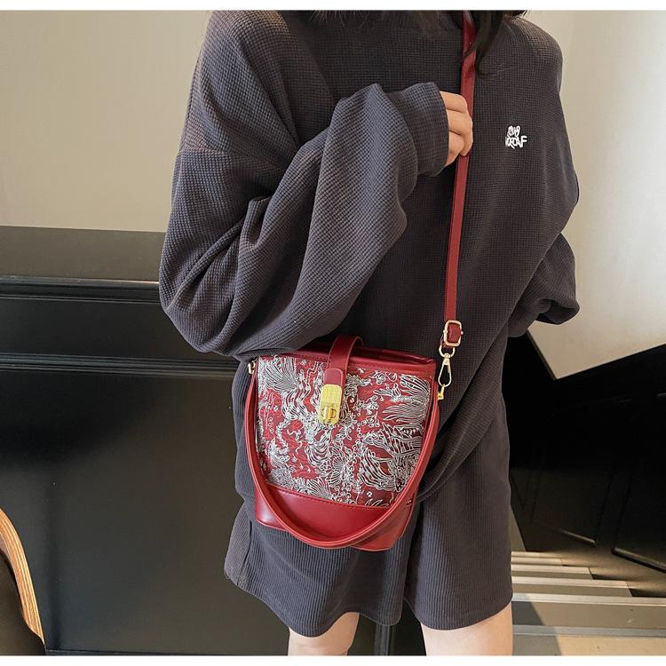 Handbag Women's 2025 Summer New Embroidery Bucket Bag Simple Fashion Messenger Bag