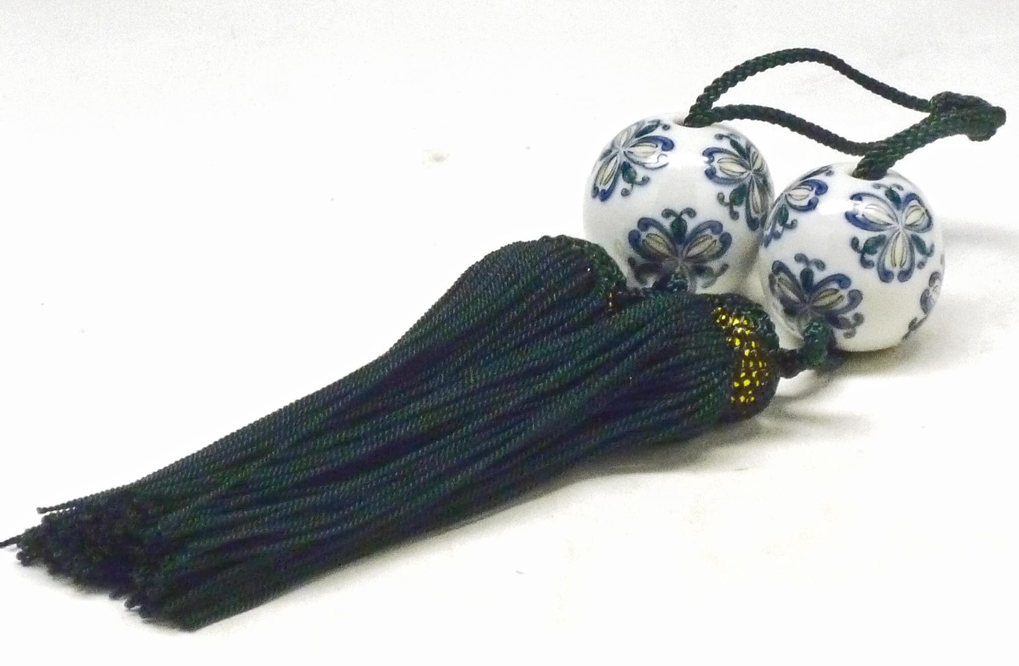 

Хякукаэн Кутани Маленький железный провод общая длина 23 см [Колокольчик] шар, узор, фарфор, прибл.