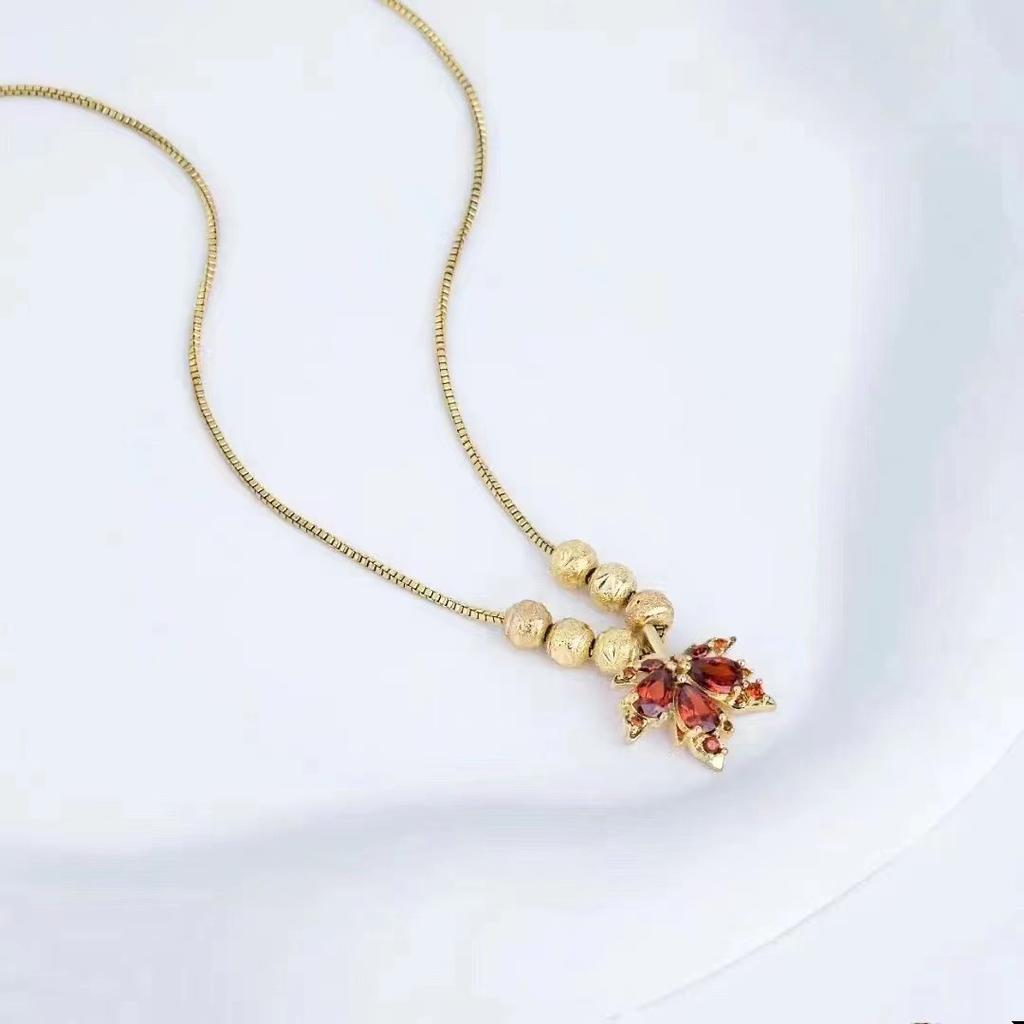 Yellow Maple Leaf Necklace for Women's Fashion Versatile Collarbone Chain High-end Feeling