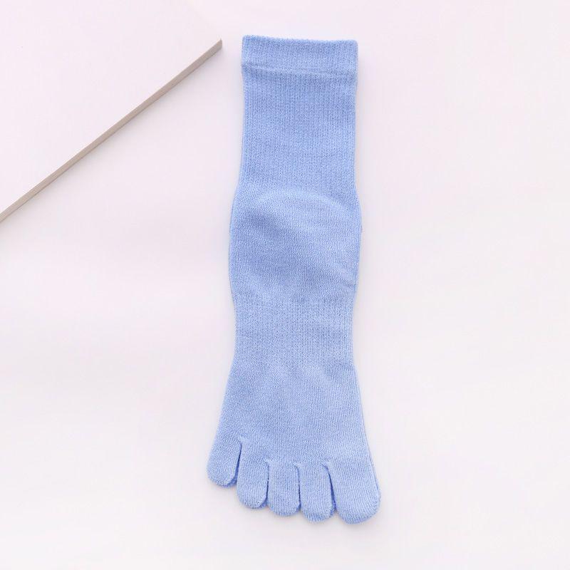 Women's Five-Toe Mid-Calf Split-Toe Socks: Solid Color, Sweat-Wicking, Cute, for Spring, Autumn, Winter
