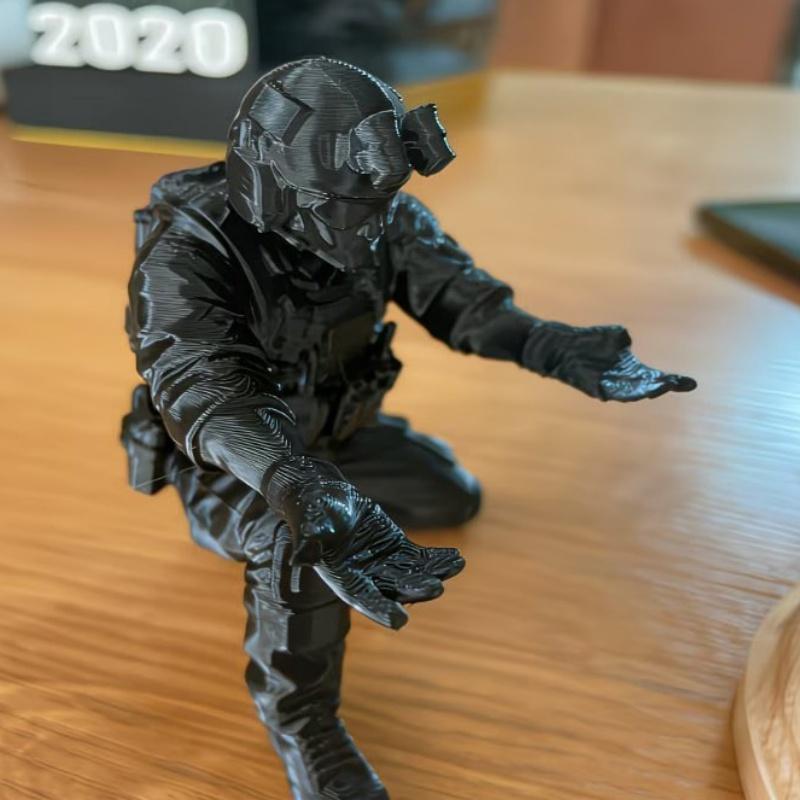 

3D Printed Warrior Model Cool Desktop Organizer Pen Holder Multi-Functional Pen Stand Creative Gift Desktop Decoration чёрный