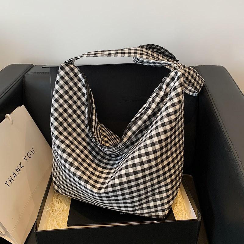 Leisure Lazy Wind Large Capacity Canvas Bag Student Class Commuter Tote Bag Literary Leisure Shoulder Tote Bag