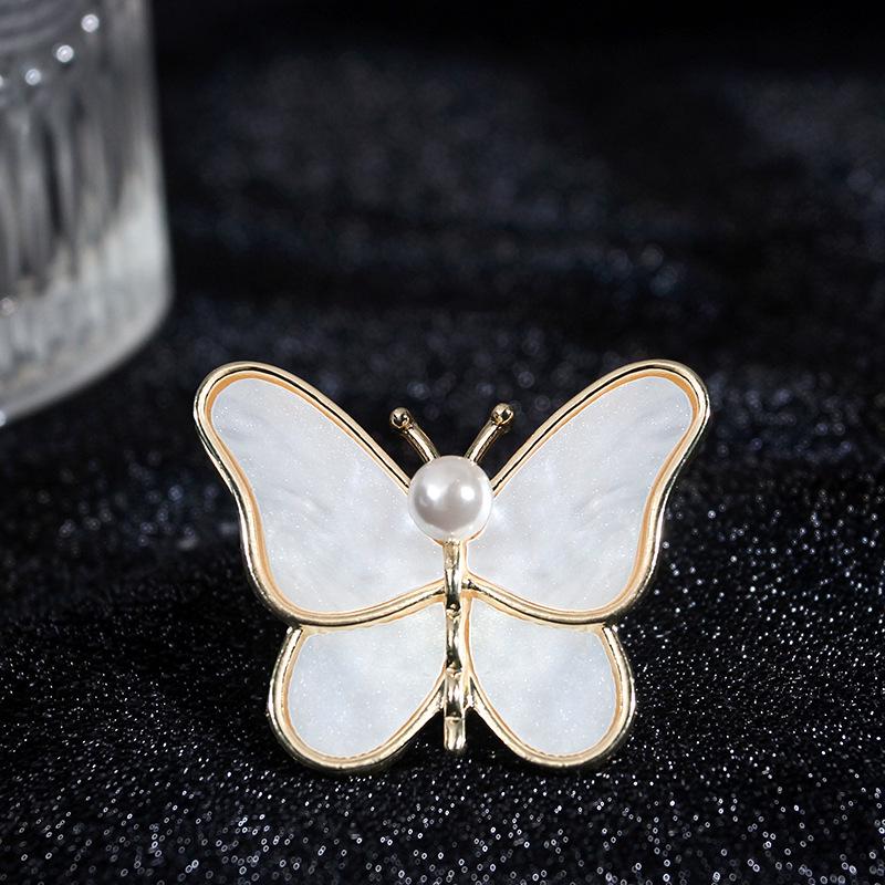 White Butterfly Brooch, Elegant Mother-of-Pearl Pearl Pin, Anti-Wardrobe Malfunction Corsage.