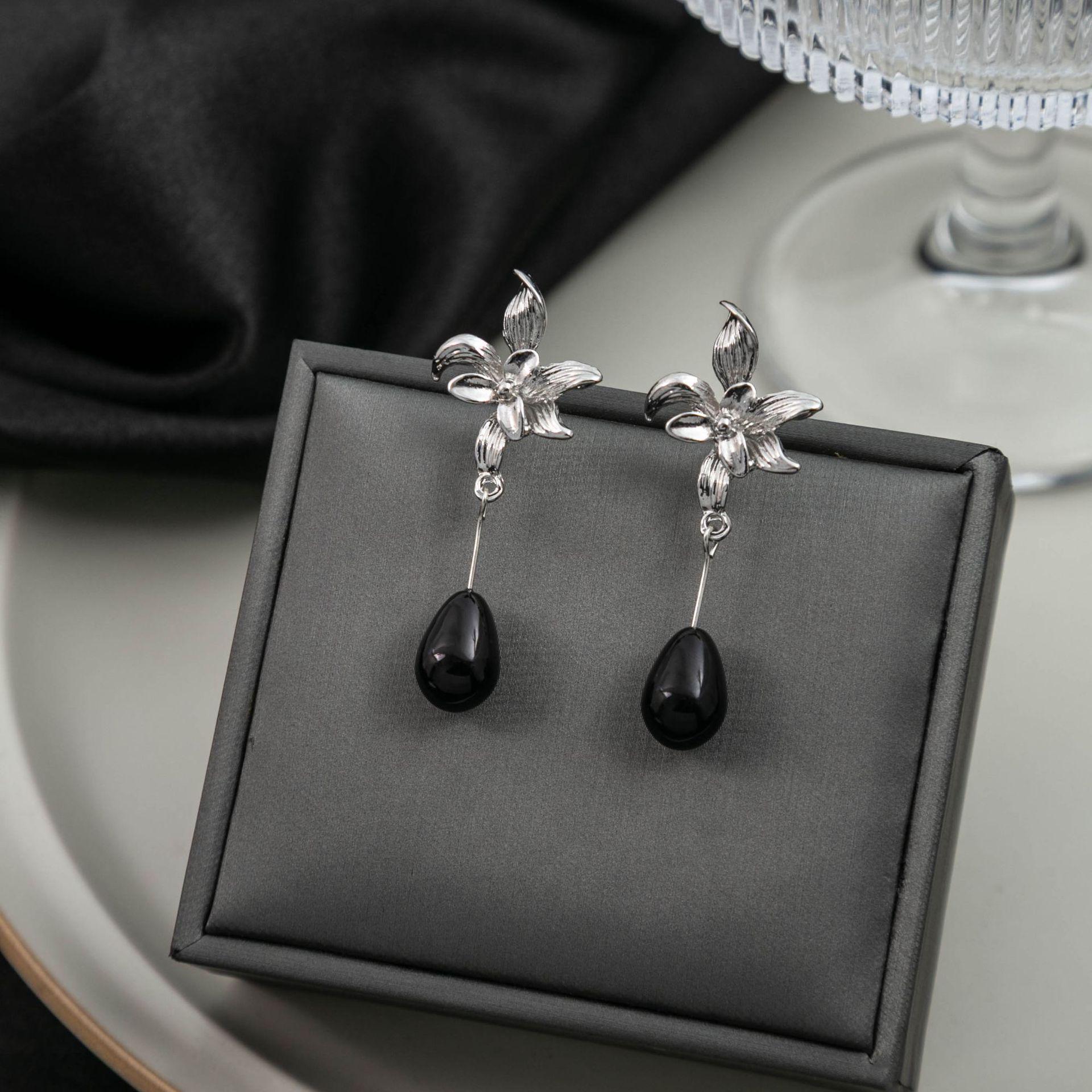 

Elegant Chinese Pleated Metal Flower Long Drop Earrings