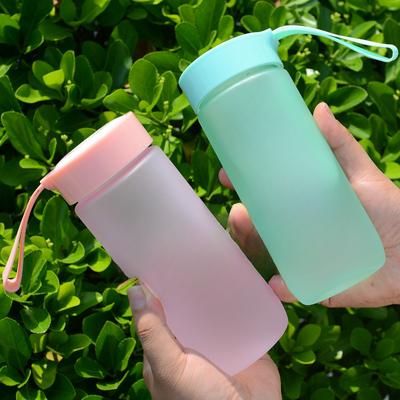 Sport all'aria aperta Bicchieri di plastica portatili Regali creativi Bicchieri d'acqua Bambini e studenti con tazze.