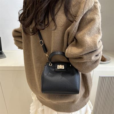 Simple Lock Trendy Women's Turn Lock Texture Personality Temperament Solid Color Casual Shoulder Crossbody Portable