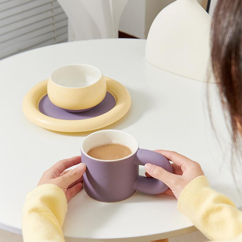 1 Piece of Macaroon Simple Ceramic Dishes  Cutlery with Gifts Ins Wind Cream Creative Water Cups Exquisite Plates Baking Tray.