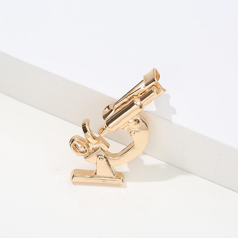 Wuhan Hospital Epidemic Prevention Brooches: Cartoon Series with Thermometers, Caring Doctors, Nurses, and More Creative Designs.