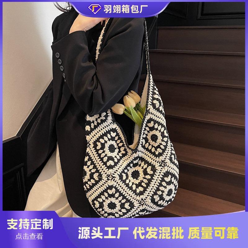Large capacity bag women's new fashion versatile literary woven straw bag seaside vacation beach bag