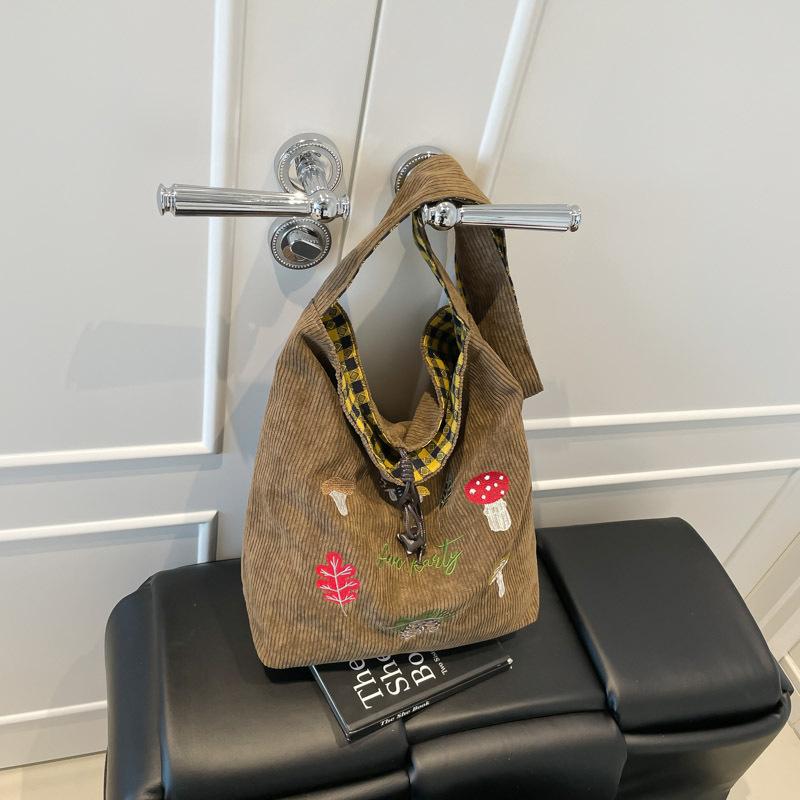 

Сумка-мессенджер через плечо с вышивкой гриба Мори, вельветовая клетчатая двухсторонняя сумка, новая осенне-зимняя, ретро, студенческая сумка для занятий 35*17*28