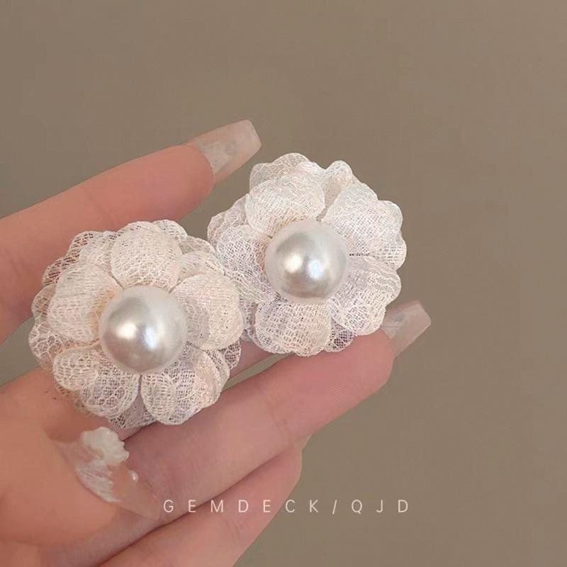 

2024 Summer Floral High-End Stud Earrings - Elegant Light Luxury Design for Women