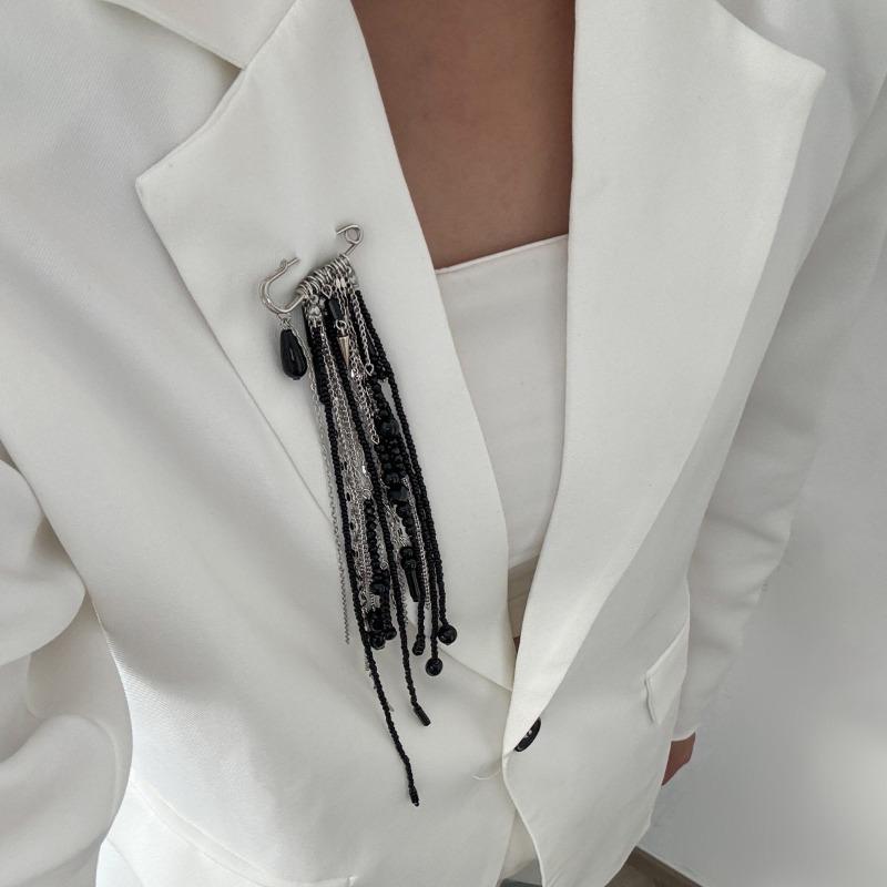 European and American Cross-border Hip-hop Ins Style Crystal Bead Tassel Chain Brooch Design Sense Suit Pin Decoration
