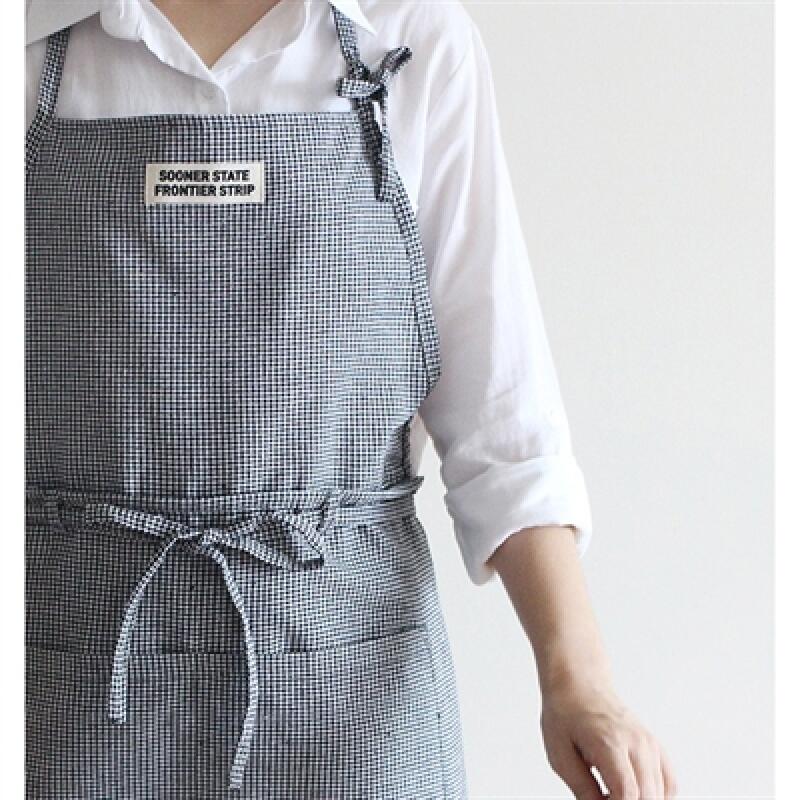 

Black mini check apron