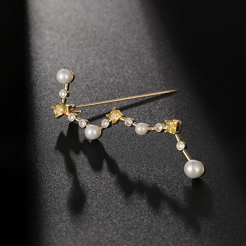 Vynikající zirkonová brož Velký vůz s designem přírodní sladkovodní perly pro ženy