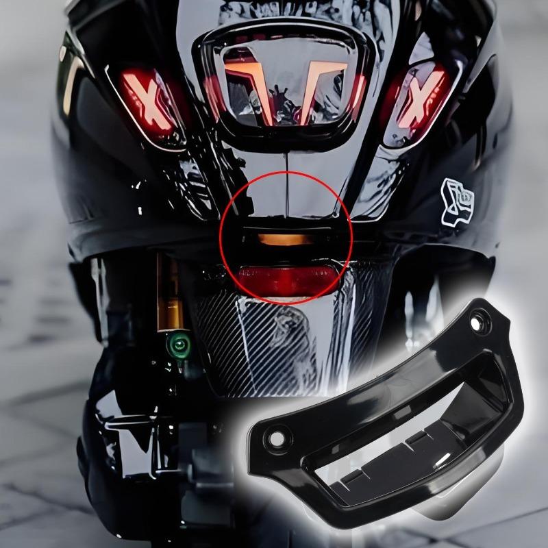 Motorcycle Modification for Vespa Spring Sprint 150/125 : Rear Fender Light Rim and Fender Connecting Piece.