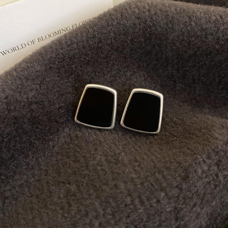 Silver Needle Black Crystal Geometric Stud Earrings Niche Versatile Earrings Temperament Light Luxury Premium Earrings