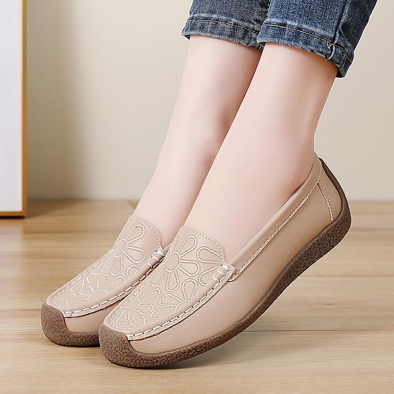 Women Black Moccasins Driving Shoes Flats Casual Nurse Shoes Loafers Maternity Flower Embroidery Office Shoes Large Size
