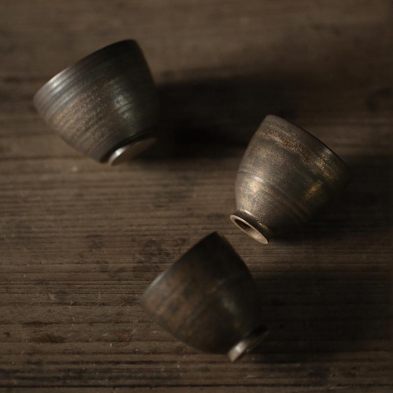 Ręcznie Robiony Ceramiczny Czarek do Herbaty z Pozłacanym Szkliwem - Rzemieślnicza Porcelana Skorupkowa Japoński Zestaw do Herbaty Zen Elegancka Zastawa KungFu do Domu lub na Prezent