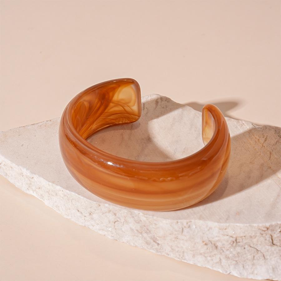 Stylish Acrylic Wide-Face Irregular Bracelet - High-End Design Niche Jewelry