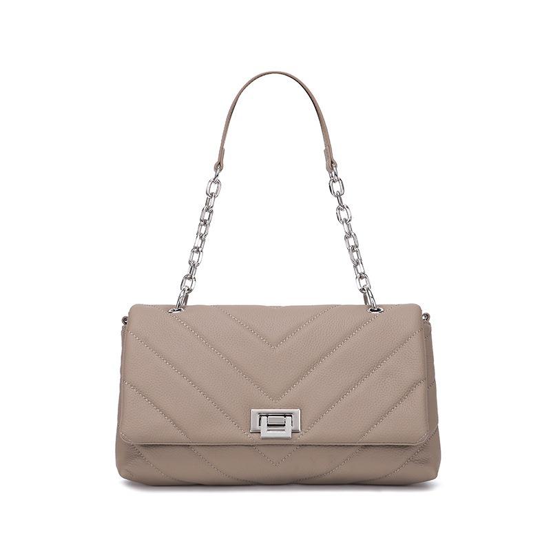 Leather women s bag messenger bag women s versatile commuter new chain bag casual shoulder bag