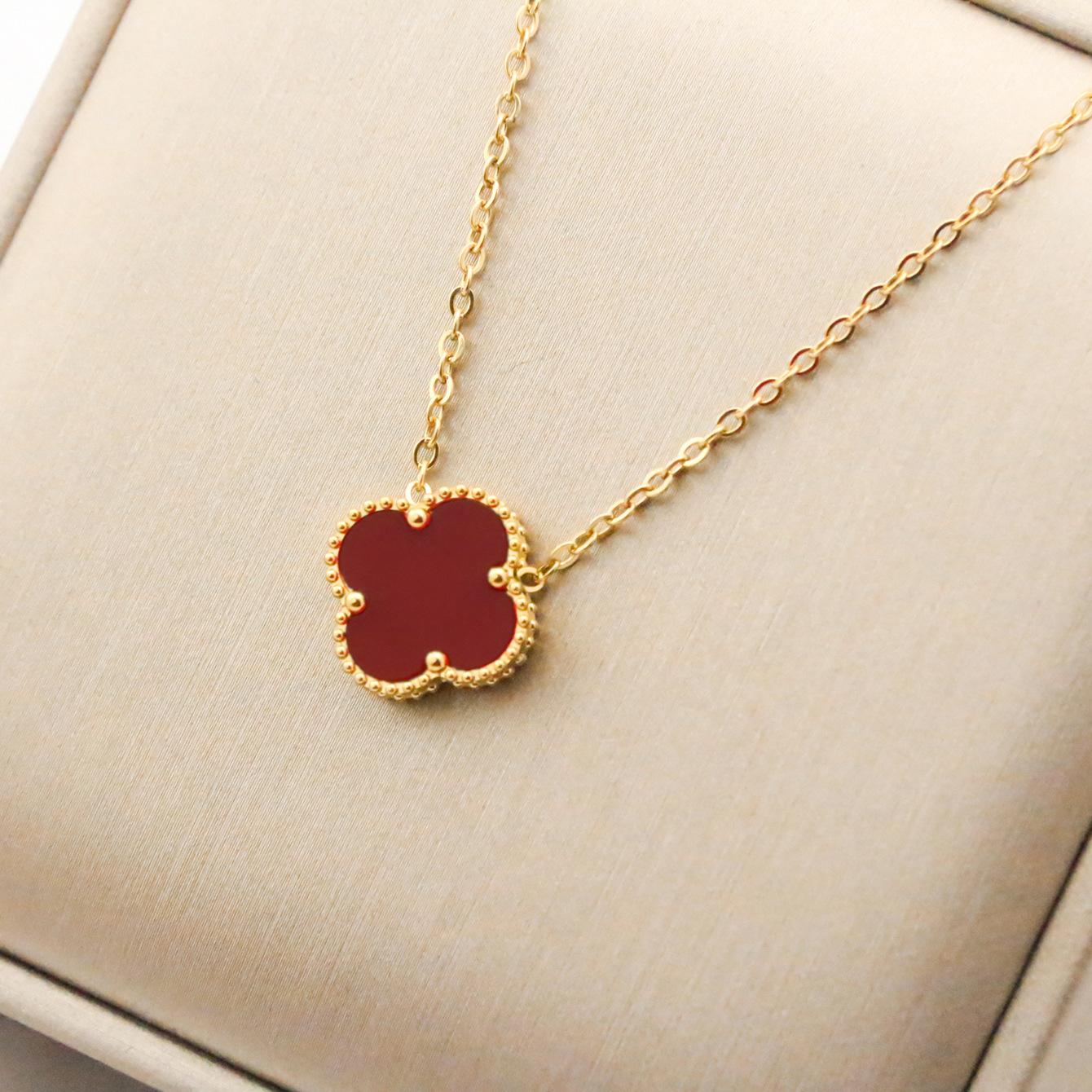 

Женское простое ожерелье из титановой стали с двухсторонним кулоном в виде четырехлистного клевера, 15 мм, цепочка-колье из титановой стали, украшение от интернет-звезды