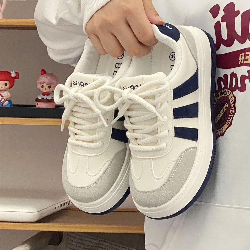 Koreanischer Milch-Fufu Damen Herbst neue Plateau-Freizeit-Board-Schuhe runde Zehen Brotschuhe