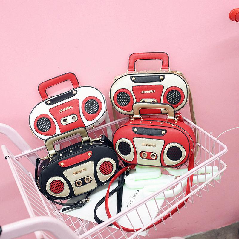 Persönlichkeit Retro-Radio-Form Tasche Damen Niedliche Handtasche Umhängetasche Messenger Bag Rock Crossbody-Tasche