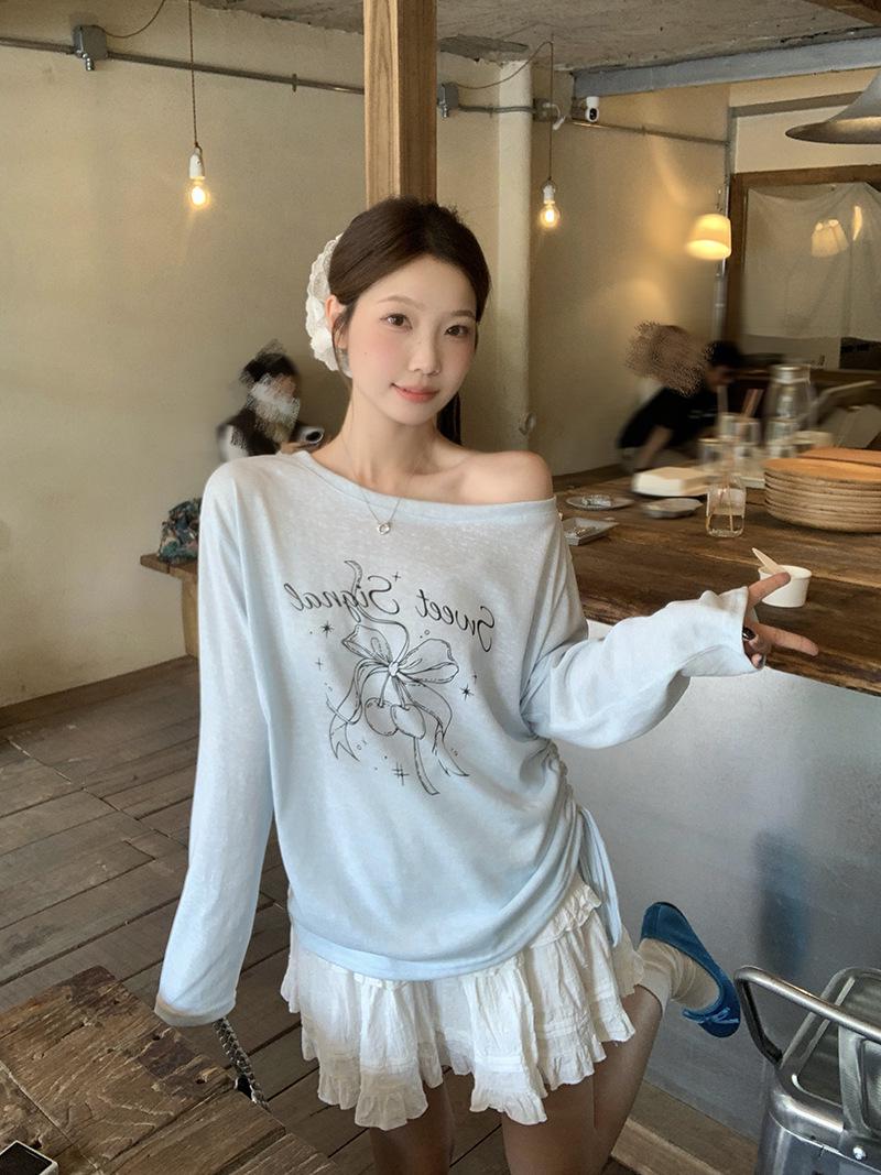 

2026 Summer Plus Size Asymmetrical Neck Long Sleeve Top with Sweet Design Print L грязно-белый