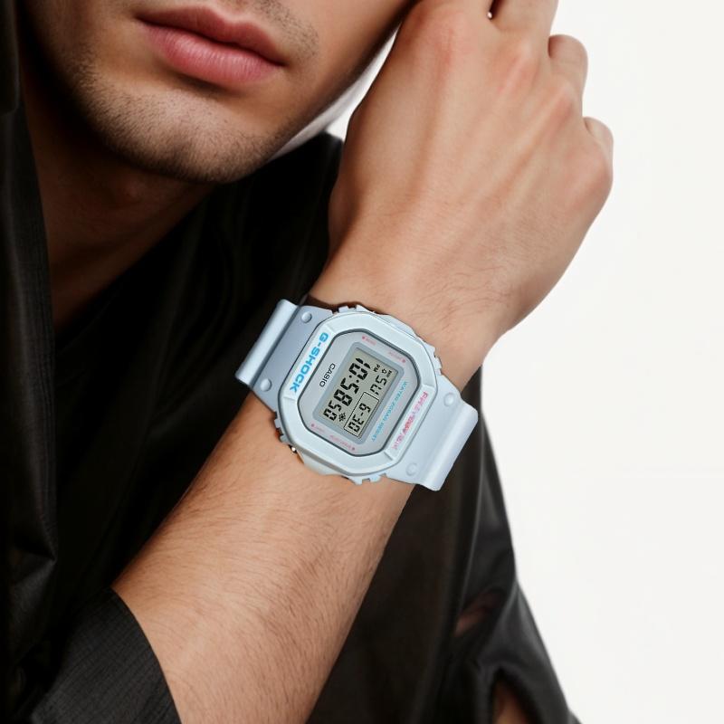 Casio 5600 series 200 meters waterproof, shockproof, hourly chime, multi-function alarm, fully automatic calendar, quartz movement, DW-5600SC-8PRB